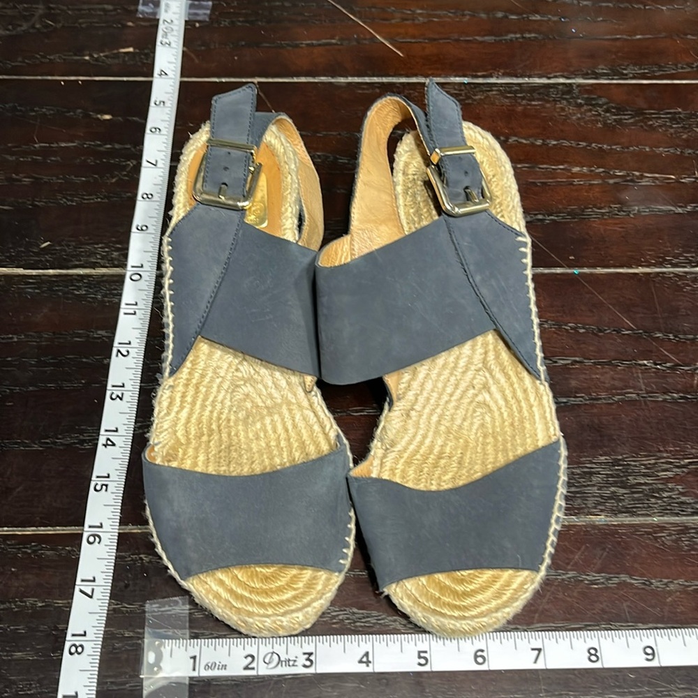 women’s sandals